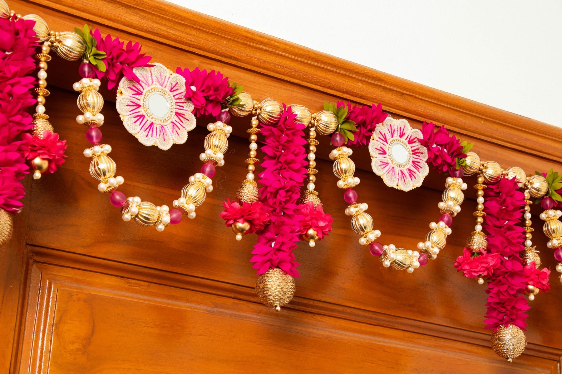 Handcrafted Red and Pink Circular Floral Bloom Toran